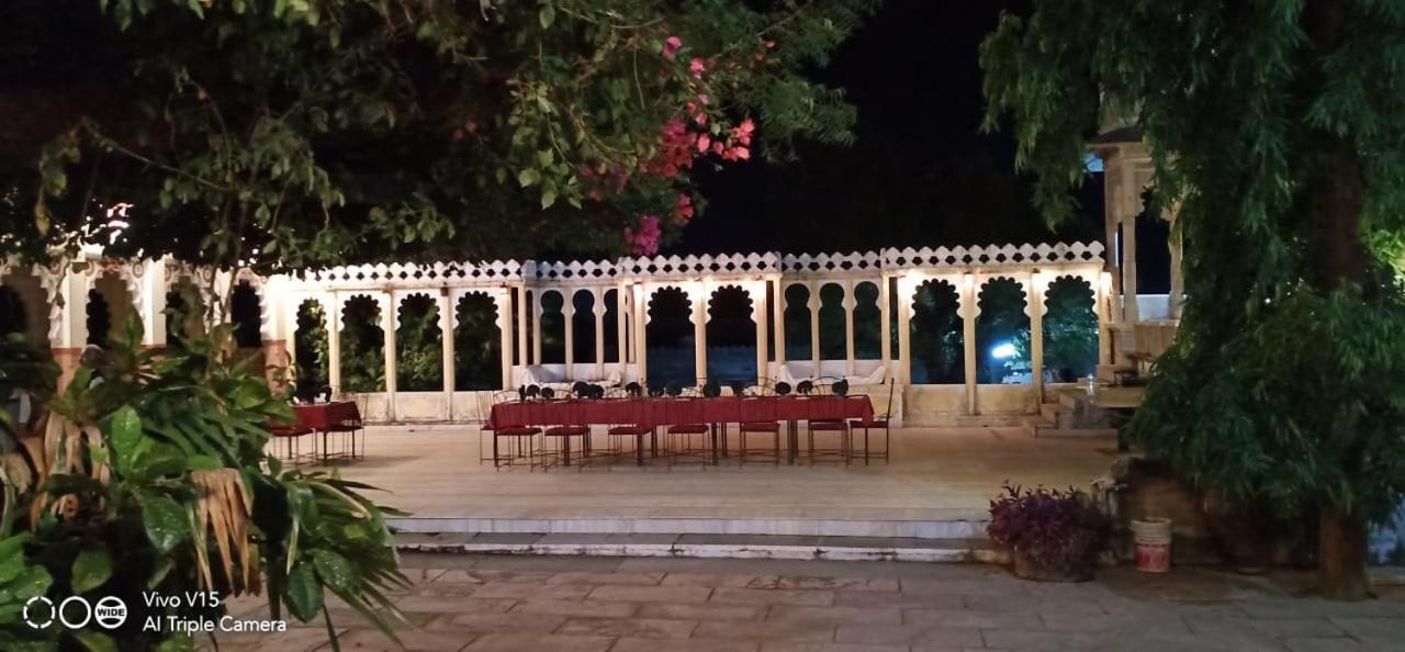 Bassi Fort Palace Chittorgarh Exteriör bild