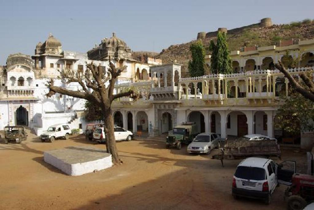 Bassi Fort Palace Chittorgarh Exteriör bild