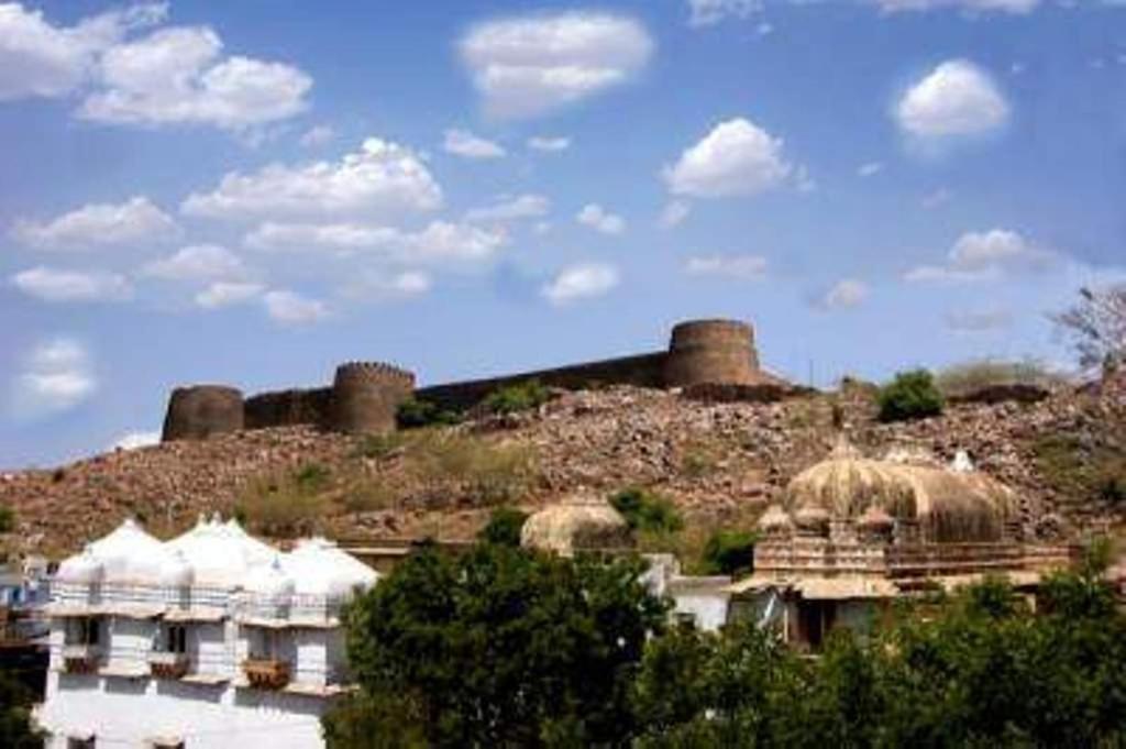 Bassi Fort Palace Chittorgarh Exteriör bild