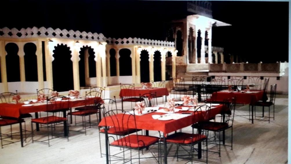 Bassi Fort Palace Chittorgarh Exteriör bild