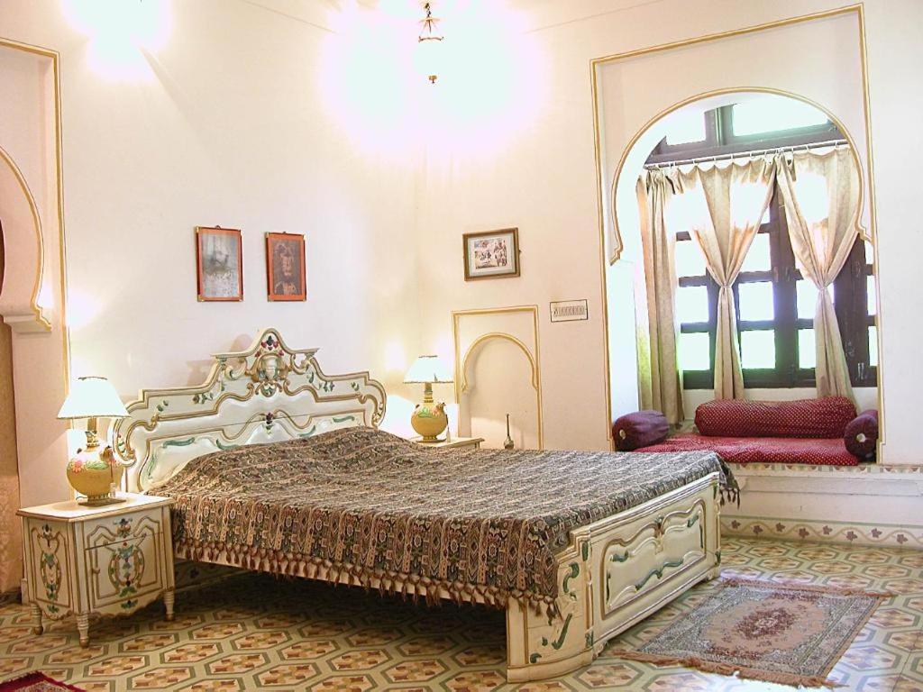 Bassi Fort Palace Chittorgarh Exteriör bild